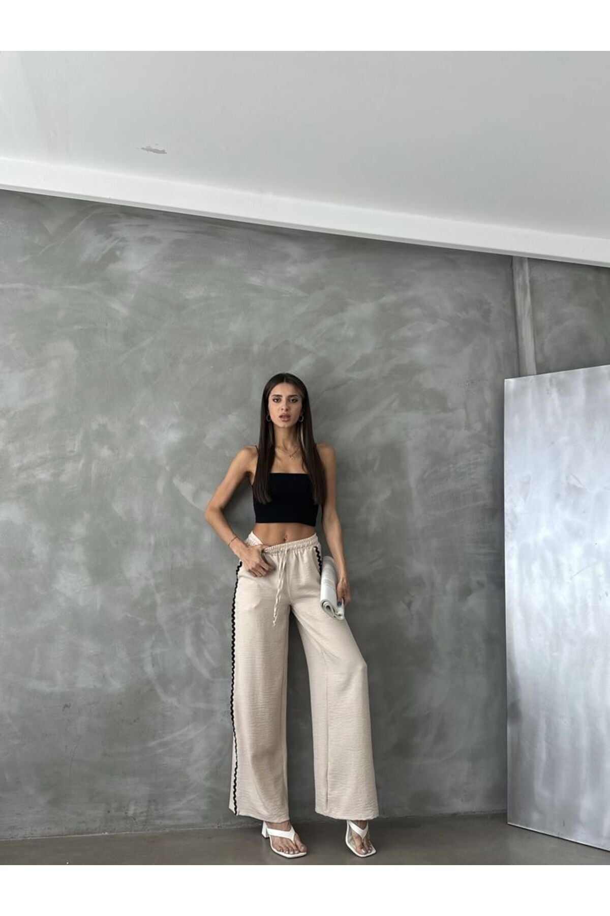 Sutaşı Detaylı Pantolon | D2625 - TAŞ