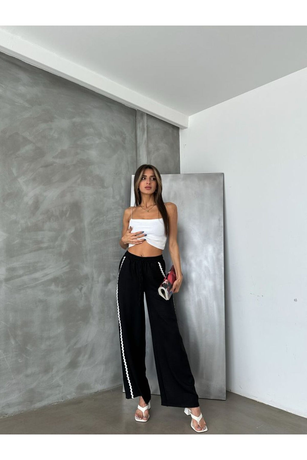 Sutaşı Detaylı Pantolon | D2625 - Siyah