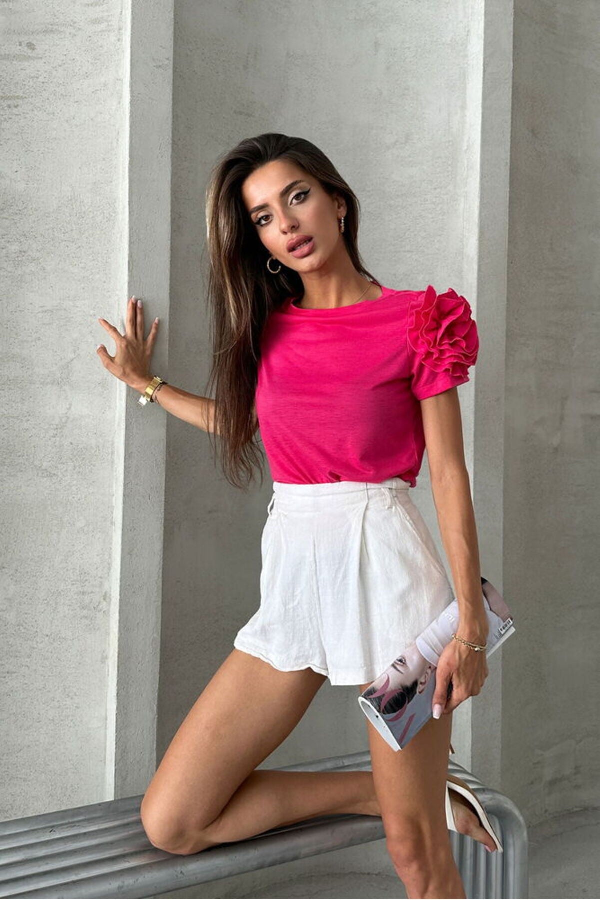 Omuzları Güllü T Shirt | D2640 - KIRMIZI