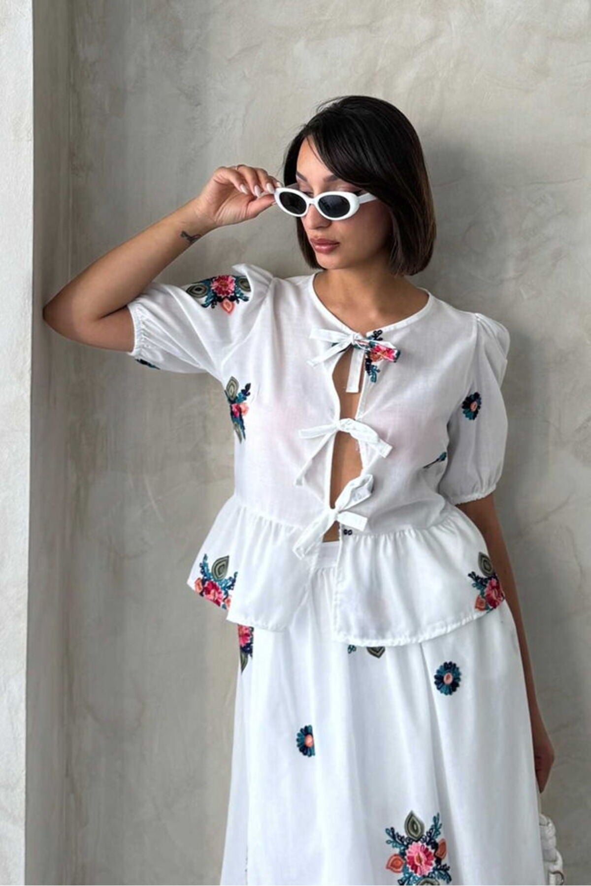 Nakışlı Vual Önden Bağlamalı Peplum Bluz | D2881 - Krem