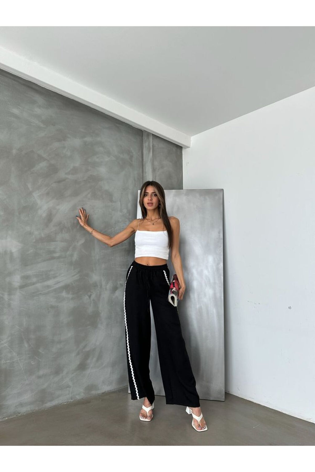 Sutaşı Detaylı Pantolon | D2625 - Siyah