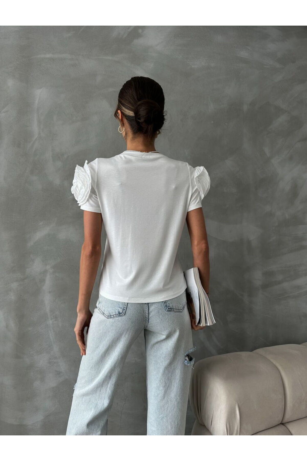 Omuzları Güllü T Shirt | D2640 - SİYAH