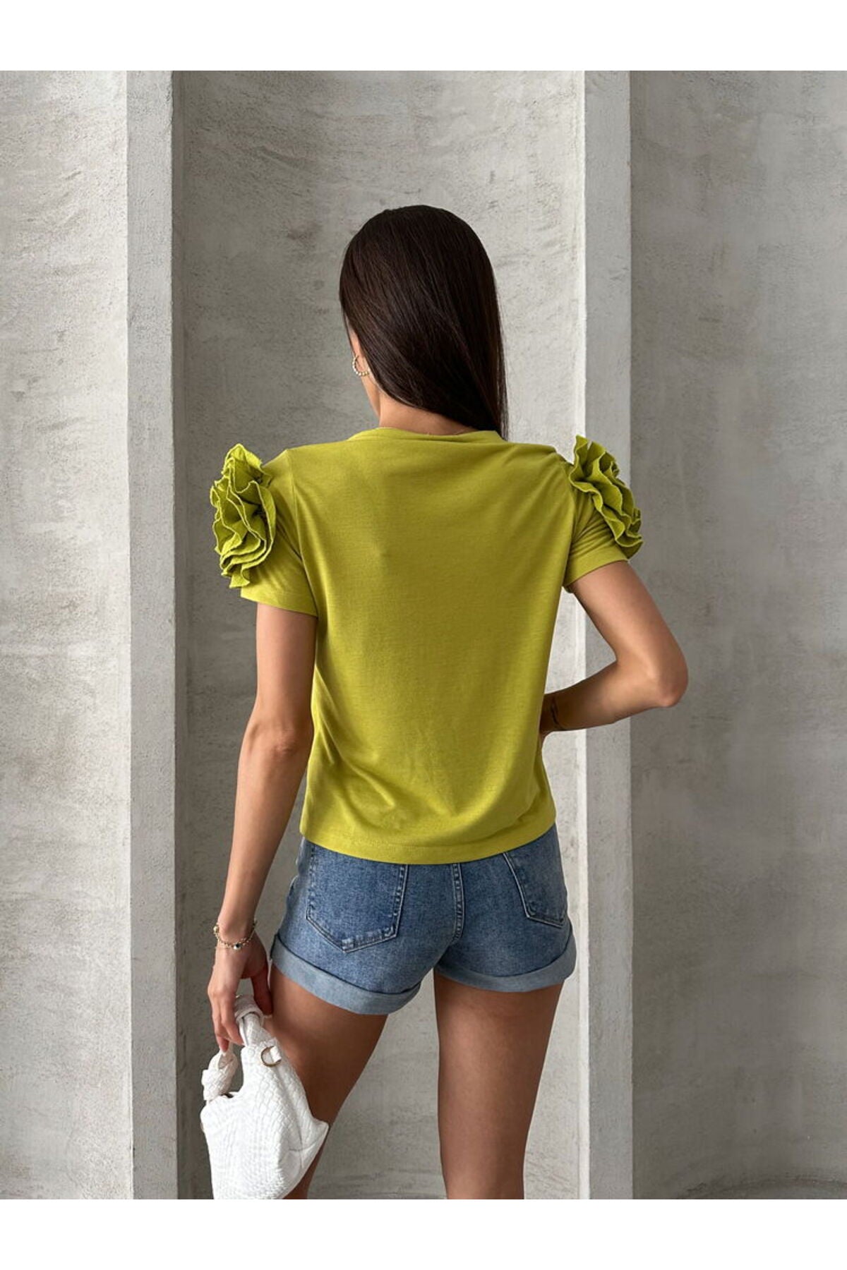 Omuzları Güllü T Shirt | D2640 - BEYAZ