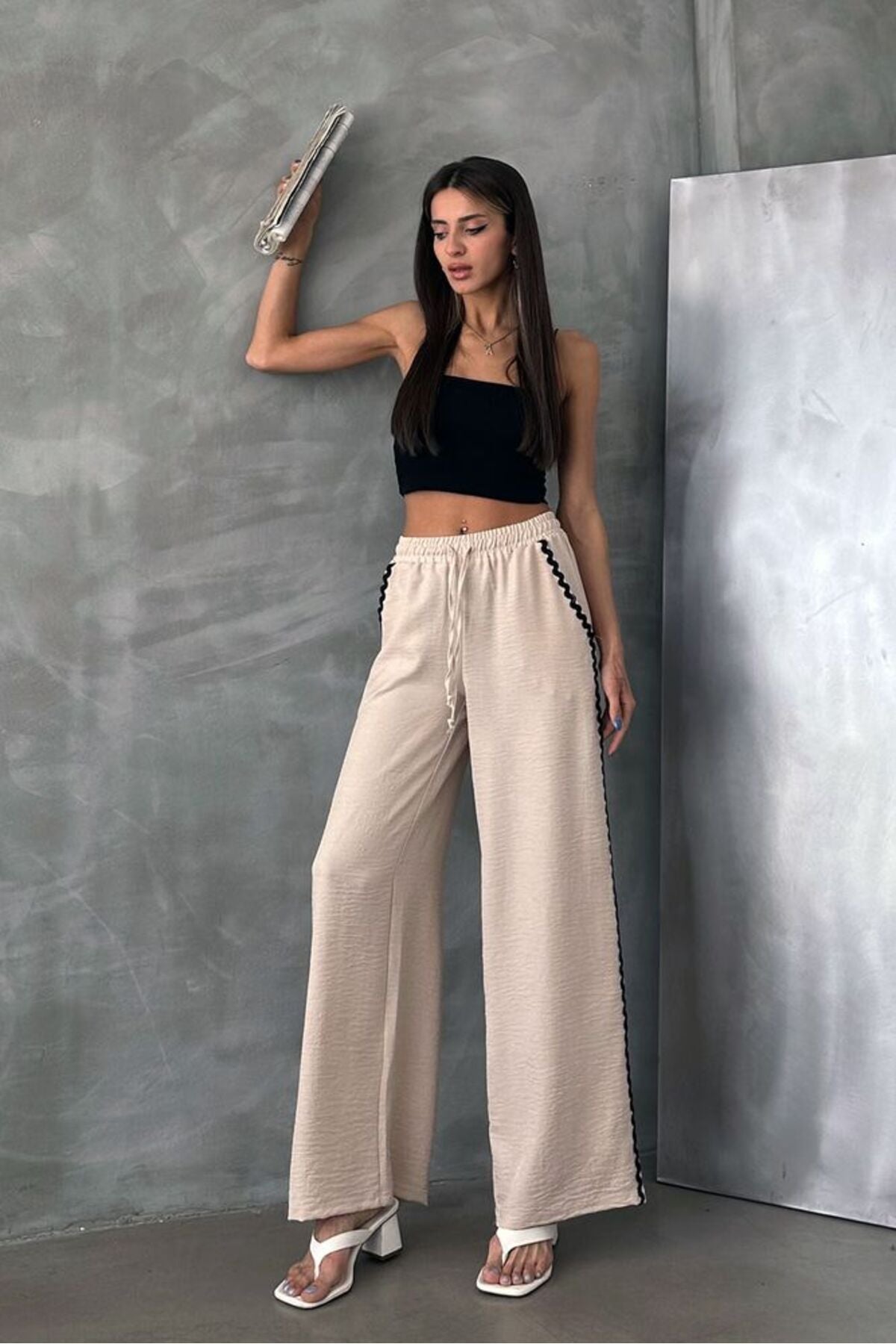 Sutaşı Detaylı Pantolon | D2625 - TAŞ