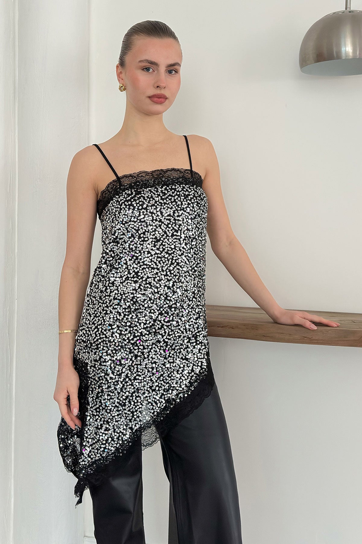 Dantel Detaylı Askılı Pullu Asimetrik Tunik - | D2934