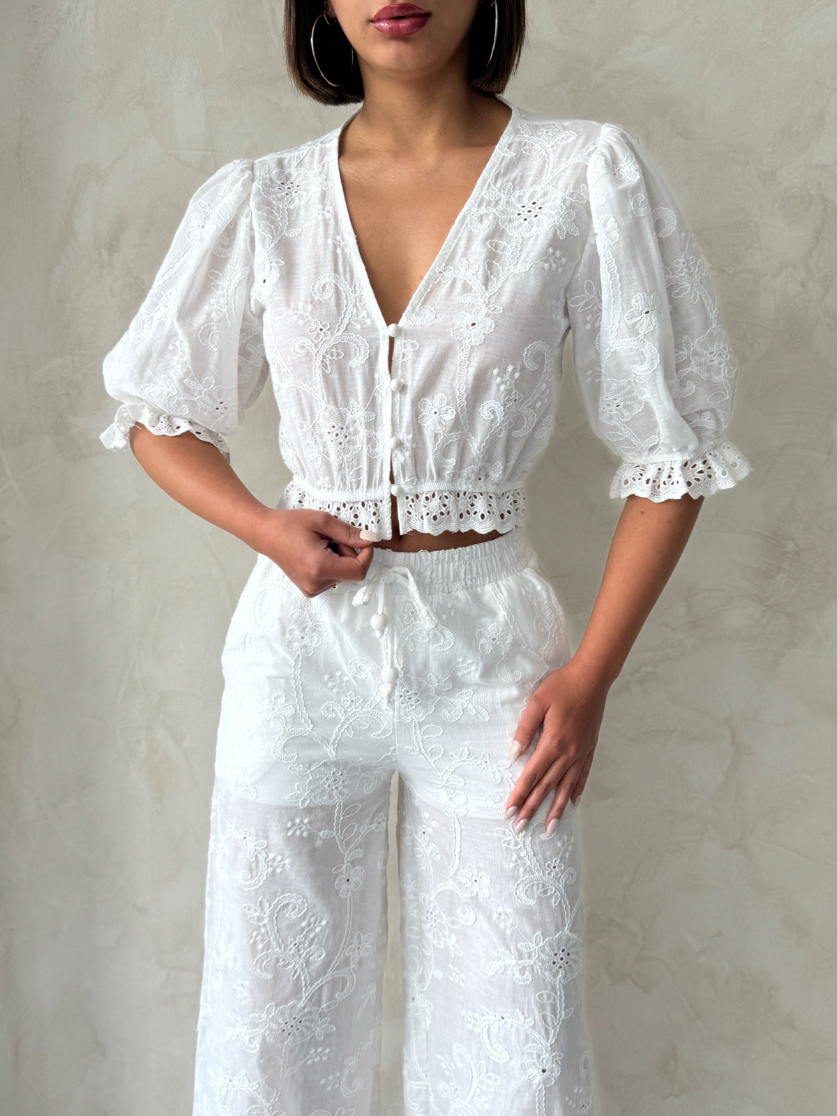 Fisto Detaylı Nakışlı Bluz | D2875