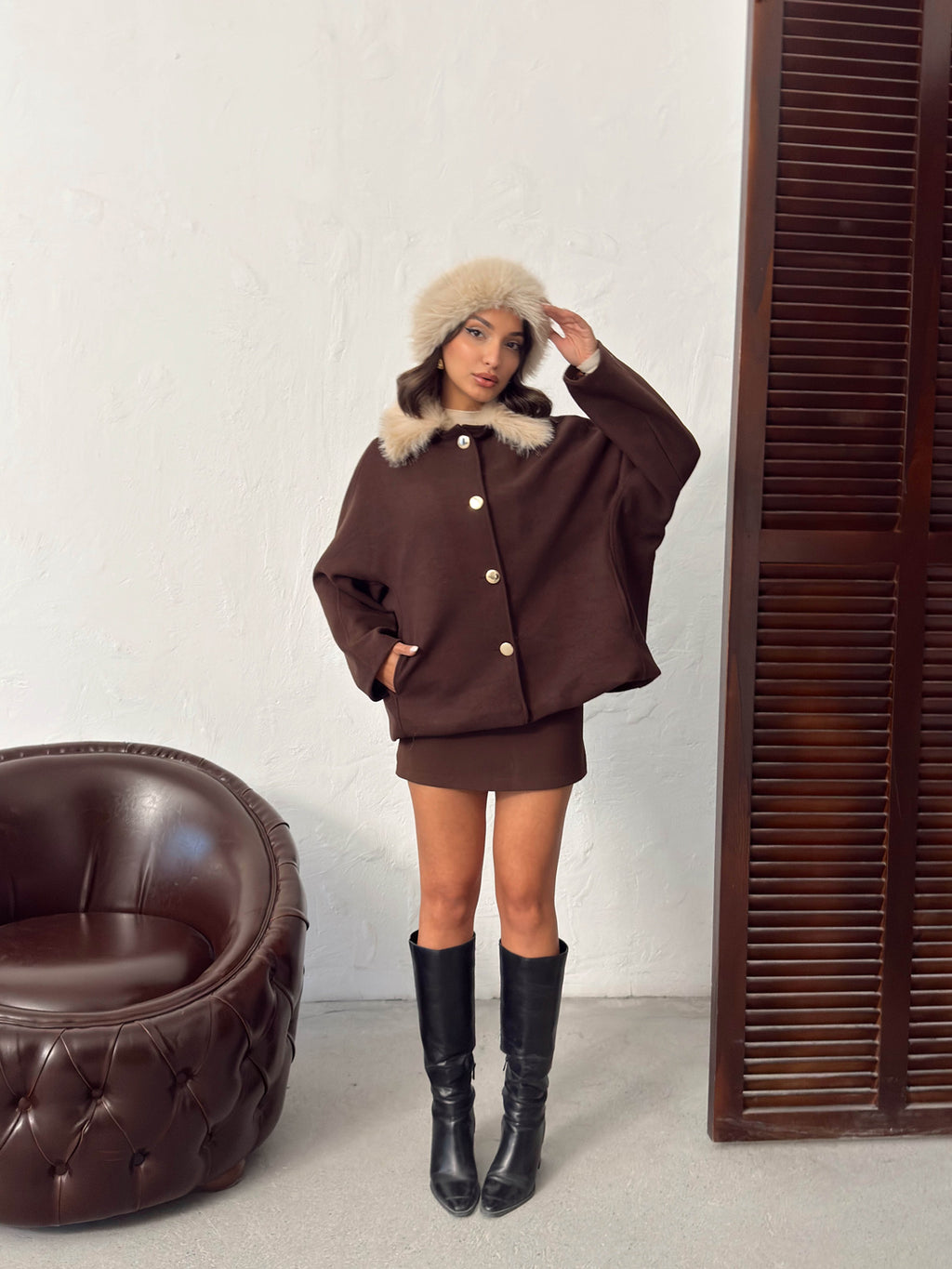 PELUŞ YAKALI DÜGMELİ KAŞE MONT | F2048